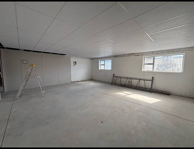 73M² OFFICE TO LET IN AUDAS ESTATE
